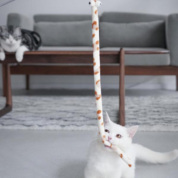 baguette à plumes pour chat